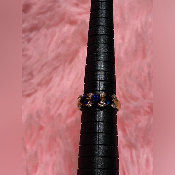 K18Yellow GOLD Natural SAPPHIRE 3 STONE RING with Diamond 0.3ct accent Size 6.5 - Picture 6 of 9